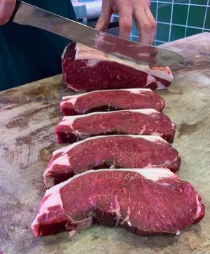 PRIME YORKSHIRE SIRLOIN STEAK - Image 4
